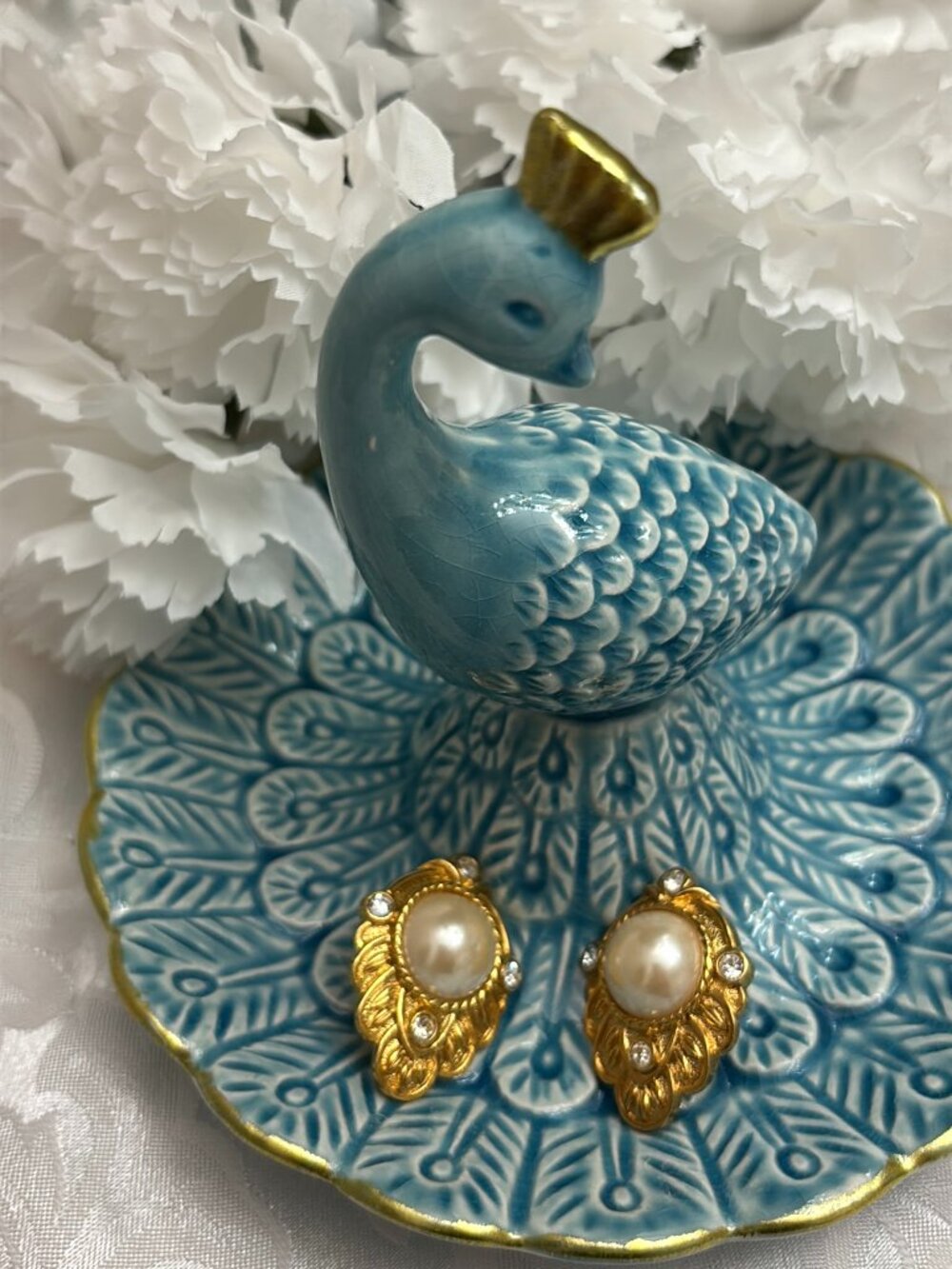 KJL FOR AVON FAUX PEARL POST EARRINGS